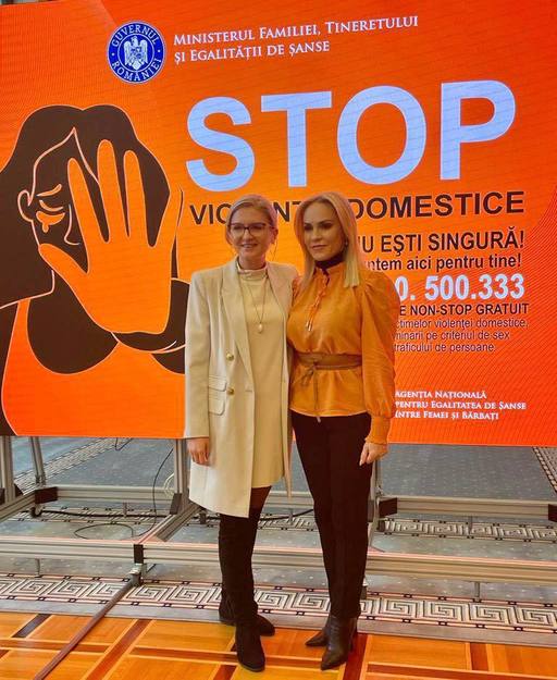 Gabriela Firea: Am publicat primul ghid dedicat instituţiilor şi companiilor private, în domeniul prevenirii şi combaterii hărţuirii sexuale /  Doar în primele 9 luni ale anului, 130 de persoane au fost hărţuite în spaţiul public