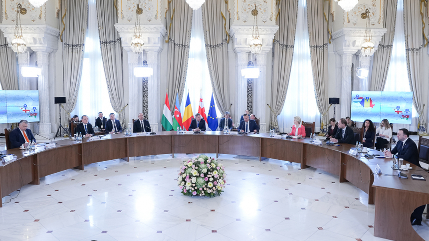 UPDATE - Acord în domeniul energiei verzi, semnat la Bucureşti de premierii din România, Georgia, Ungaria, dar şi de preşedintele din Azerbaidjan / Cablu submarin de transport energie de aproape 1.200 de kilometri / Declaraţiile oficialilor 