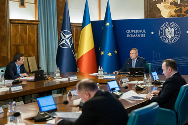 Nicolae Ciucă: Astăzi se deschid apelurile pentru dotarea sălilor de clasă şi a laboratoarelor şcolare / Ligia Deca: Pentru prima dată în istoria educaţiei, alocăm peste 1 miliard de euro din PNRR, pentru dotarea unităţilor de învăţământ