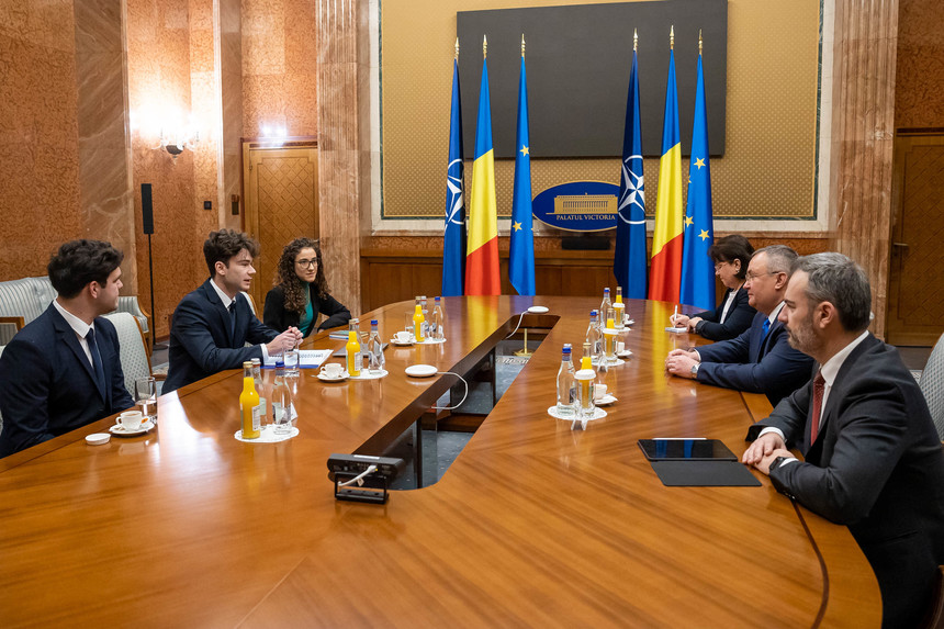 Premierul Nicolae Ciucă, întâlnire cu reprezentanţii Ligii Studenţilor Români din Străinătate, filiala Paris: La nivelul Cancelariei Prim-ministrului, măsurile de sprijin aşteptate de studenţi vor fi coordonate de un consilier de stat