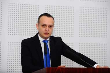 Tudor Polak: Nu ştiu dacă a fost consultat cineva din PNL vizavi de demersul lui Lucian Bode de a contesta această reevaluare a tezei de doctorat în instanţă / Ce pot să vă spun este că domnul Lucian Bode se bucură de susţinerea colegilor din PNL