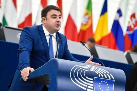Vlad Botoş, europarlamentar USR, referindu-se la aderarea la Spaţiul Schengen: Niciun oficial responsabil de acest subiect nu ne zice concret care este foaia de parcurs a României/ Aş vrea să ştiu care este abordarea Guvernului nostru
