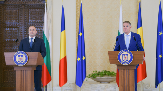 Klaus Iohannis a vorbit la telefon cu Preşedintele Republicii Bulgaria, Rumen Radev: cei doi preşedinţi au reconfirmat hotărârea fermă a ambelor părţi de a continua cooperarea strânsă în vederea atingerii obiectivului aderării la Schengen în 2023