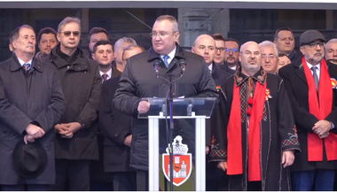 Iaşi - Ciucă: Lecţia istorică rămasă peste timp e că prin unitate, curaj şi  susţinerea cetăţenilor putem reuşi cele mai ambiţioase obiective /Mişcările extremiste încearcă să influenţeze societatea / Premierul s-a referit la autostrăzile A7 şi A8 - VIDEO