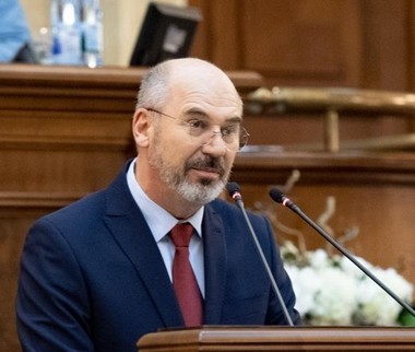 Şeful social-democraţilor ieşeni, atac la adresa liderilor PNL Iaşi: Au ca preocupări să-şi sporească averea, să scape cu bine din încleştările cu procurorii şi să participe la sindrofii cu ştaif

