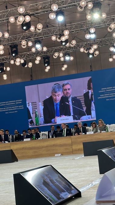 Ministrul Energiei, Virgil Popescu, la Baku: Va fi o zi importantă, în care alături de partenerii azeri, georgieni şi unguri vom stabili cadrul pentru realizarea proiectului cablului submarin de transport de energie electrică prin Marea Neagră
