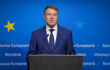 Iohannis, întrebat dacă OMV Petrom va plăti taxa de solidaritate: Dacă va plăti sau nu o să spună cei care au făcut normativul - Ministerul Finanţelor/ Solicitarea mea a fost una singură, ca acest act să fie legal şi clar. Rezultatul îl vedem cu toţii 