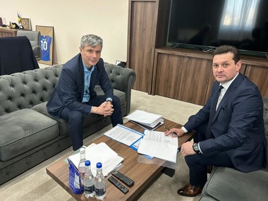 Virgil Popescu: Continuăm să investim în dezvoltarea comunităţilor locale / Susţin şi încurajez dezvoltarea şi investiţiile pentru mehedinteni