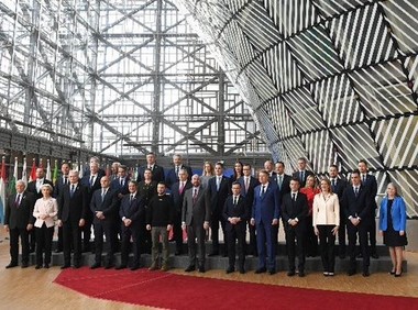 UPDATE - Declaraţie a Consiliului European: Nicio ţară nu are dreptul să îşi invadeze vecinul / Vom continua să acţionăm cu fermitate şi în deplină solidaritate cu Ucraina / Ucraina, parte din familia europeană / Declaraţia lui Iohannis

