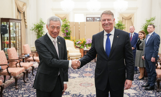 Klaus Iohannis, convorbiri cu Prim-ministrul Republicii Singapore: Şeful statului a prezentat demersurile de extindere a capacităţii portului Constanţa şi a menţionat potenţialul pe care portul şi Dunărea le au pentru conectarea între Europa şi Asia