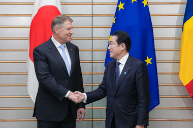 Bilanţul vizitei preşedintelui Klaus Iohannis în Japonia şi Republica Singapore: Semnarea Parteneriatului strategic cu premierul nipon, al doilea încheiat cu un stat asiatic şi prima vizită  a unui preşedinte român în Singapore, în ultimii 20 de ani