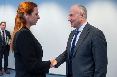 Mircea Geoană, întâlnire cu ministrul Afacerilor Interne din Republica Moldova/ Secretarul adjunct al NATO: Moldova se confruntă cu o propagandă rusă intensă şi un spectru extrem de larg de ameninţări hibride