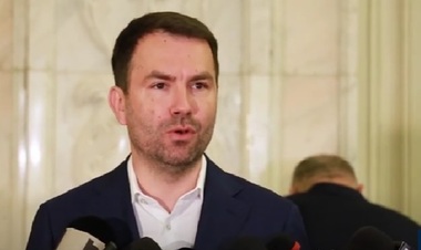 Drulă, la Liga aleşilor locali ai USR: Ciolacu şi Ciucă muncesc pentru speciali. Lansez astăzi o chemare la luptă pentru răsturnarea acestui regim al specialilor şi chem alături de USR toate forţele din societate
