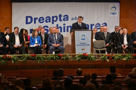 Eurodeputatul Eugen Tomac a fost reales, sâmbătă, ca preşedinte al PMP, în Congresul extraordinar al partidului