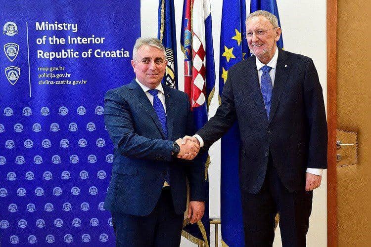 Lucian Bode, vizită la Zagreb – A discutat cu omologul croat despre aderarea României la Schengen, cooperarea poliţienească şi situaţiile de urgenţă / Securitatea din regiune, o altă temă abordată