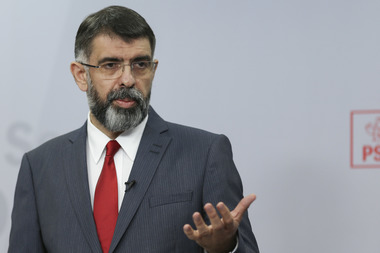 Robert Cazanciuc (PSD): CCR spune, nu avem de ales, trebuie să stabilim un prag, proiectul venit de la Guvern într-adevăr trebuia să conţină acel prag / Riscăm să nu luăm banii din PNRR / Nu poţi stabili salariul minim ca prag pentru că e derizoriu
