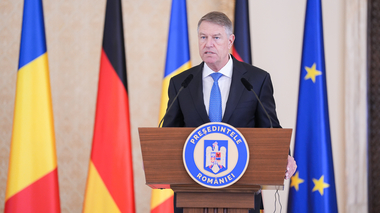 Klaus Iohannis: Eu cred că se va întâmpla rotaţia la conducerea Guvernului şi sunt convins că această coaliţie va merge mai departe