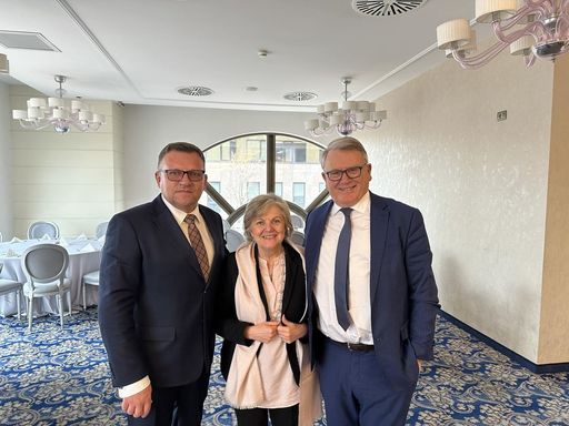 Ministrul Muncii anunţă două noi proiecte europene adresate categoriilor vulnerabile: Primul vizează sprijinirea persoanelor care au dificultăţi în găsirea unui loc de muncă şi al doilea, servicii comunitare integrate pentru comunităţile rurale