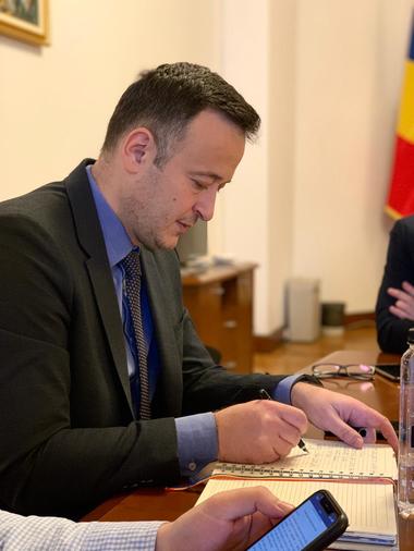 UPDATE - Şoferii care nu îşi plătesc amenzile în termen de 60 de zile ar putea rămâne fără permis auto, până la achitarea lor - proiect/ Avrămescu (PNL): Este o propunere legislativă necesară, care sper să primească votul final al colegilor mei deputaţi