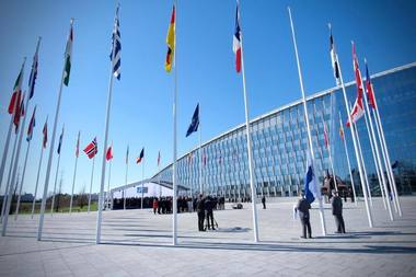 Geoană: Pentru prima dată în istorie, am ridicat steagul Finlandei la sediul NATO / Finlanda este mai sigură, întregul Flanc Nordic este mai sigur, întreaga Alianţă este mai sigură