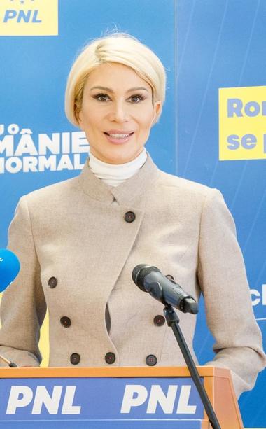Turcan: Le propun domnilor Ciolacu şi Câciu ca Parlamentul să voteze proiectul meu depus în 2021 care interzice cumulul pensiei cu salariu în sectorul bugetar