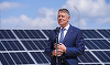 Klaus Iohannis: Comasarea alegerilor este o variantă posibilă constituţional / Nu e posibil să aducem parlamentarele mai aproape, însă e posibil să fie amânate localele / Dacă nu aduce nimic nici pentru cetăţean, nici pentru partide, nu trebuie făcut