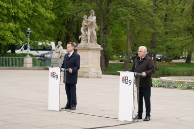 Ministrul Apărării, Angel Tîlvăr: Formatul B9 continuă să-şi demonstreze relevanţa şi valoarea adăugată, fiind o platformă importantă pentru consultarea permanentă a aliaţilor de pe Flancul Estic al NATO