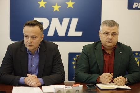 Buzău - Liberalii anunţă că liderii a zece organizaţii USR din judeţ s-au alăturat PNL