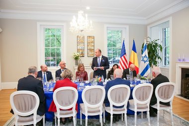 Ambasadorul României în SUA, Andrei Muraru, dineu la împlinirea a 75 de ani de relaţii diplomatice neîntrerupte între România şi Israel, cu reprezentanţi ai Congresului, Departamentului de Stat al SUA şi organizaţiilor evreieşti