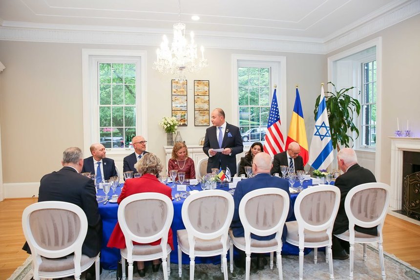 Ambasadorul României în SUA, Andrei Muraru, dineu la împlinirea a 75 de ani de relaţii diplomatice neîntrerupte între România şi Israel, cu reprezentanţi ai Congresului, Departamentului de Stat al SUA şi organizaţiilor evreieşti