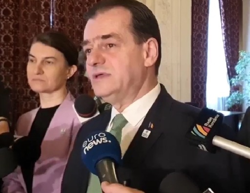 UPDATE - Ludovic Orban, atacat de protestarii AUR, după ce jandarmii nu i-au permis accesul în curtea Parlamentului: Am fost scuipat, lovit cu băţ de la steag, lovit cu piciorul, insultat în cele mai grobiene mijloace / Precizările Jandarmeriei 