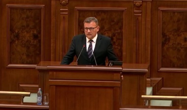 Marius Budăi, la „Ora Guvernului” la Senat către USR: Aţi avut un PNRR scris la secret, nedezbătut, sindicatele şi patronatele, adică partenerii sociali, sindicatele şi cu patronatele, celor care le plângeţi de milă acum