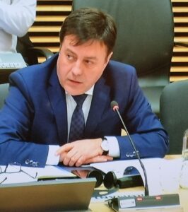 Florin Spătaru, ministrul Economiei: Prima sesiune de depunere de proiecte pentru schema de minimis pentru economie circulară a fost finalizată, 47 de firme vor primi fonduri