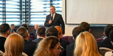 Ciucă, la întâlnirea cu liberalii din filiala PNL Bihor: Apetenţa pentru investiţii şi dezvoltare am aplicat-o şi noi în Guvern. Îmi doresc ca România să continue în aceleaşi linii