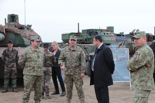 Delegaţie a Subcomisiei pentru Securitate şi Apărare din Parlamentul European, în România şi Republica Moldova / Primul popas – Cincu, la Grupul de luptă NATO / Eugen Tomac: Putin nu ne poate diviza
