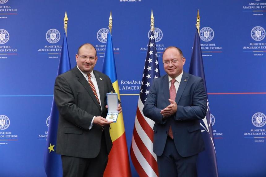 Ministrul Afacerilor Externe Bogdan Aurescu i-a înmânat Ordinul Naţional „Serviciul Credincios” lui David Muniz