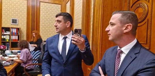 Un nou scandal AUR în Parlament, după ce George Simion a venit cu deputaţii în biroul lui Marcel Ciolacu: Ai venit cu interlopii după tine? / Aţi furat din buzunare, în Anglia? / O să am grijă de dumneata! / Eşti un fascist, un nazist!