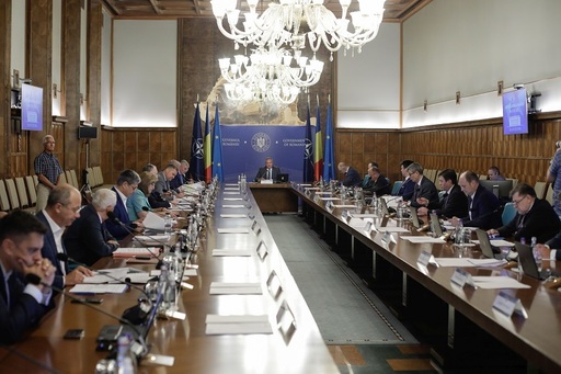 Barometrul vizibilităţii miniştrilor - Miniştrii Daea, Bode şi Câciu urcă în topul lunii aprilie / Grindeanu, Aurescu şi Rafila coboară / Cinci miniştri au sub 1.000 de menţiuni în presa scrisă şi online
