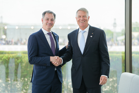 Preşedintele Klaus Iohannis a avut o întrevedere cu premierul Belgiei, în marja summitului Comunităţii Politicii Europene din Republica Moldova