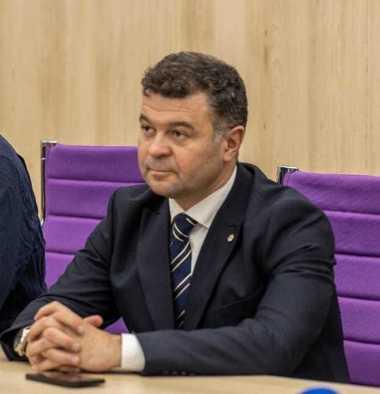 Marilen Pirtea (PNL): Situaţia din educaţie se poate debloca/ Guvernul a reacţionat rapid şi proactiv, în limitele legii, deşi ştim cu toţii că profesorii merită mai mult. Rămâne ca reprezentanţii cadrelor didactice să arate că îşi doresc deblocarea
