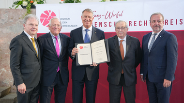 Klaus Iohannis, la primirea Premiului Franz Werfel pentru Drepturile Omului 2023: Poporul român are o tradiţie îndelungată de convieţuire în toleranţă şi armonie cu toate minorităţile / România a fost alături de Ucraina de la începutul agresiunii ruse