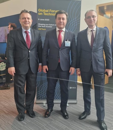 Florin Spătaru: Ministerul Economiei susţine finanţarea proiectelor de cercetare şi producţie prototip prin programul IPCEI pentru microelectronică / 500 de milioane de euro vor ajunge în piaţa din România pentru asemenea proiecte de anvergură