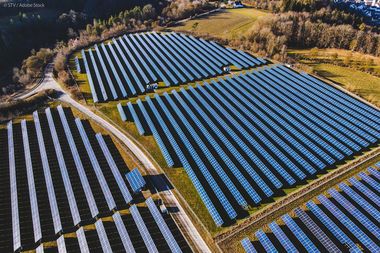 România primeşte 1,1 miliarde de euro din Fondul pentru Modernizare pentru a accelera tranziţia către energia curată / Motreanu: Se reduce dependenţa de combustibilii fosili din Rusia / Popescu: Noi investiţii în infrastructura energetică 