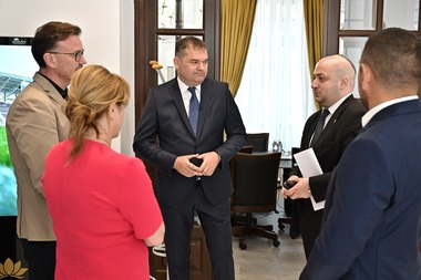 Silviu Vexler: Astăzi a fost semnat contractul pentru executarea lucrărilor de restaurare şi reabilitare generală la Sinagoga din Constanţa

