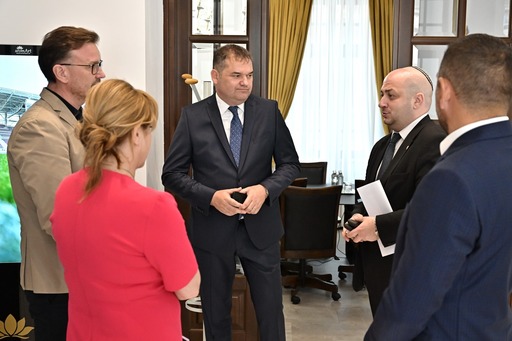 Silviu Vexler: Astăzi a fost semnat contractul pentru executarea lucrărilor de restaurare şi reabilitare generală la Sinagoga din Constanţa

