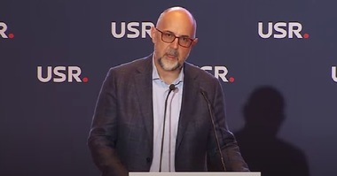 Kelemen Hunor, la Congresul USR: Bine v-am găsit după aterizarea noastră forţată. Voi cunoaşteţi sentimentul. Nu trebuie să vă explic eu cum e când ai făcut treabă şi te trezeşti pe peron