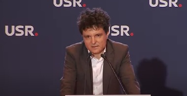 Nicuşor Dan: Ce înseamnă PSD în Bucureşti? Este o caracatiţă împreună cu nişte rechini care se ascund în spatele unor iepuraşi gigant şi a unor ouă de dinozaur. Să nu le permitem revenirea la putere