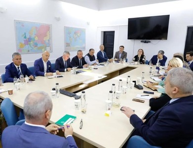 Preşedintele PNL, Nicolae Ciucă, întâlnire cu miniştrii liberali din Cabinetul Ciolacu şi conducerea partidului / Întâlnirile vor avea loc săptămânal