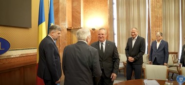UPDATE - Premierul Marcel Ciolacu discută la Palatul Victoria cu guvernatorul BNR, Mugur Isărescu / La întâlnire participă şi preşedintele PNL, Nicolae Ciucă - VIDEO