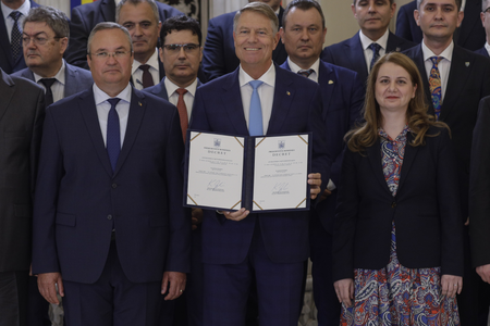 UPDATE - Ceremonie la Palatul Cotroceni pentru promulgarea Legilor Educaţiei - Iohannis, după semnarea decretelor de promulgare: „România Educată”, proiectul meu de suflet, devine acum realitate. Este, iată, un angajament îndeplinit! - VIDEO, FOTO